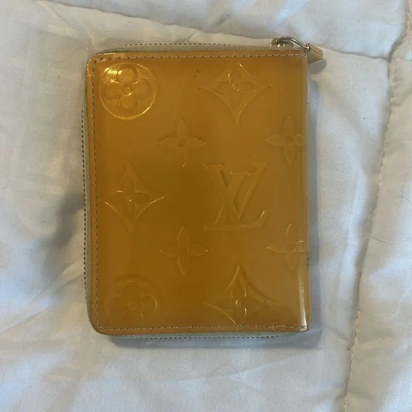 Louis Vuitton Vernis Bloom Wallet Yellow MI0959 - Picture 2 of 10